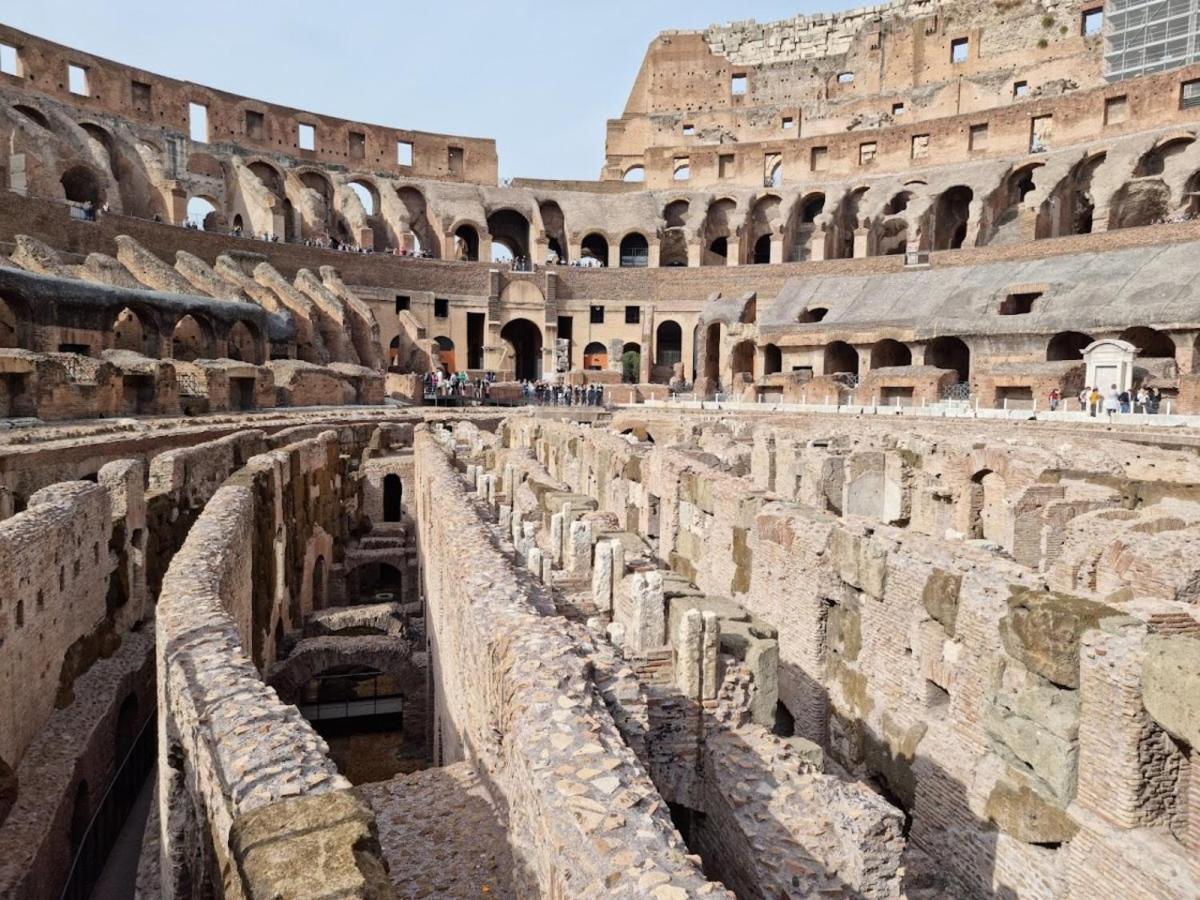 Vacanze Romane Colosseo Apartment エクステリア 写真