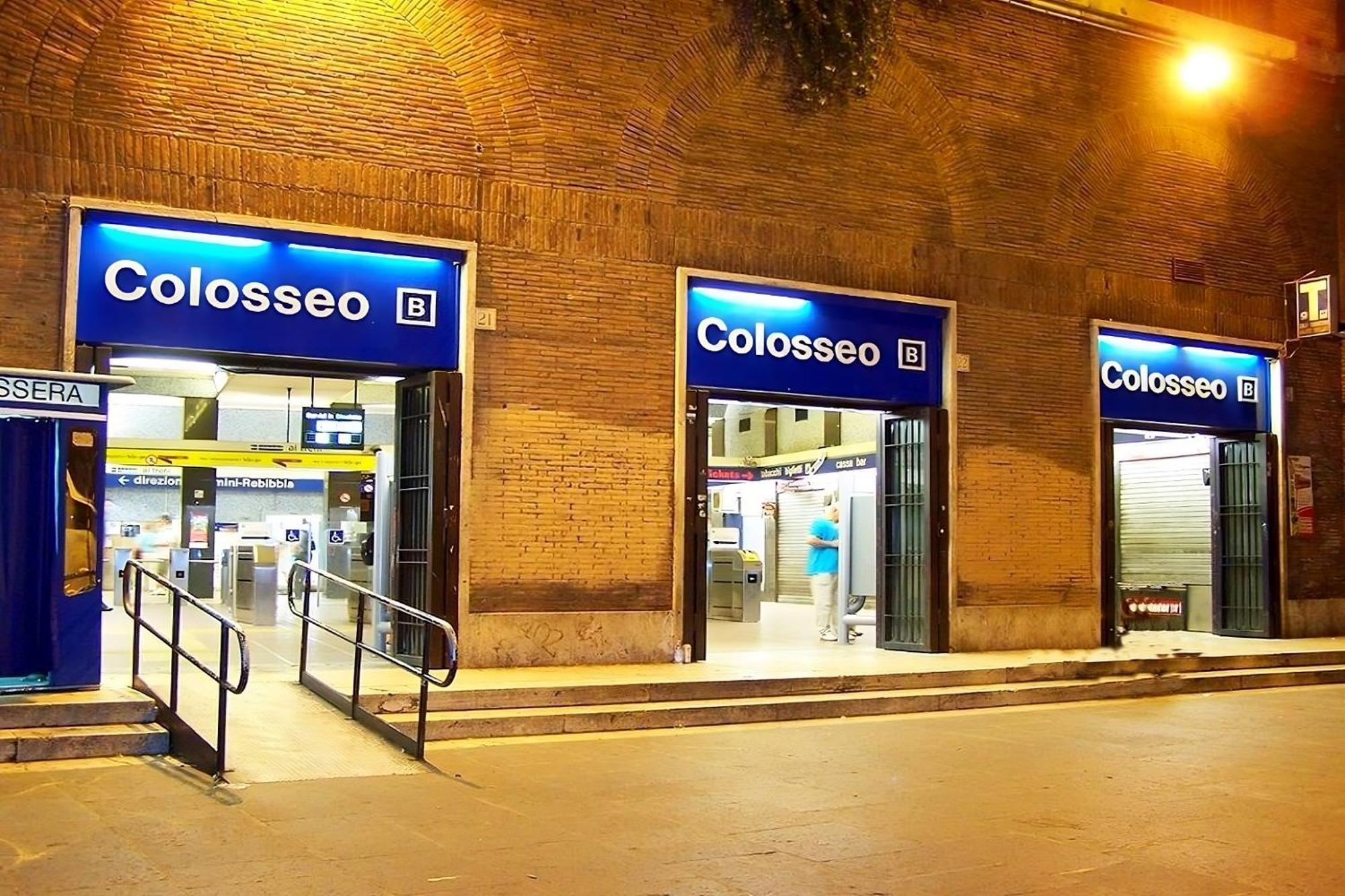 Vacanze Romane Colosseo Apartment エクステリア 写真